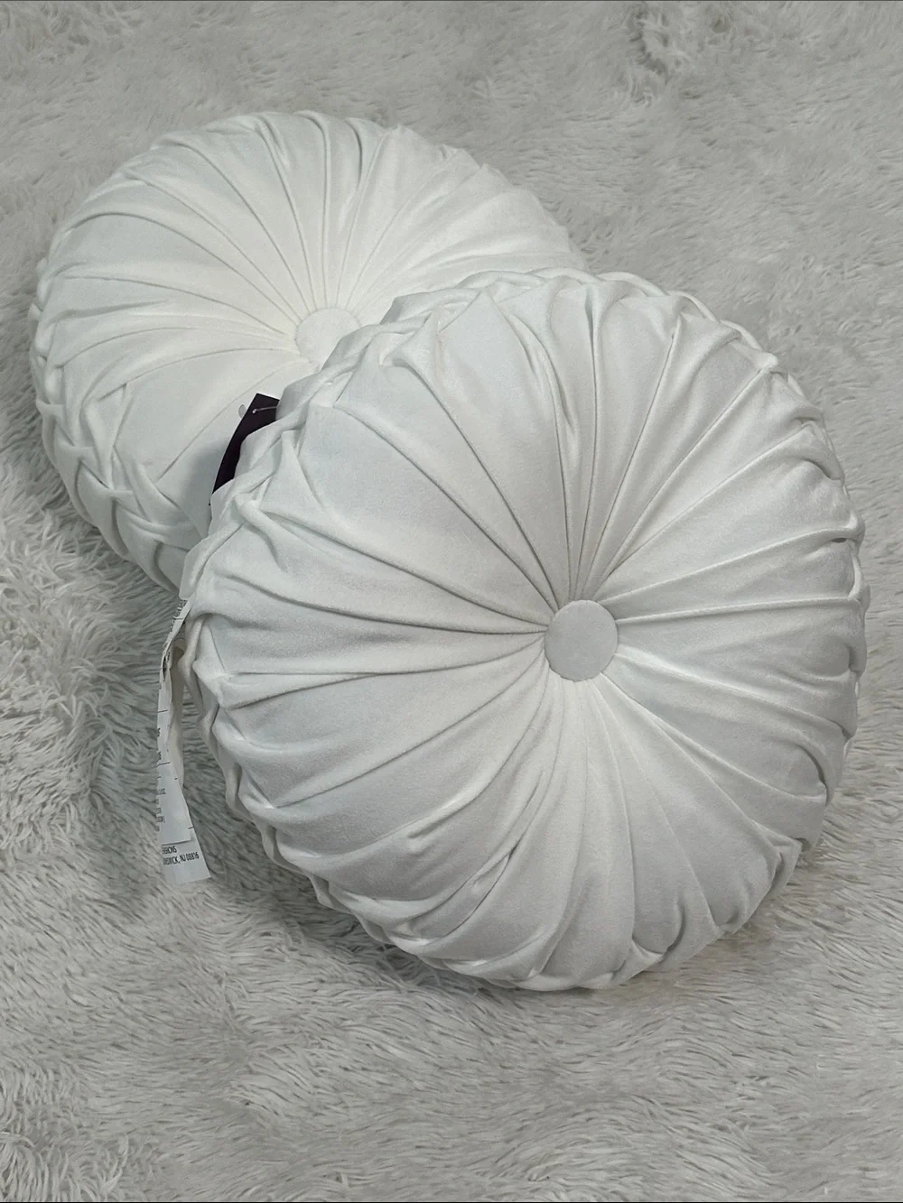 🥕 NWT Set of 2 Lush Decor 15” Round Velvet Throw Pillows